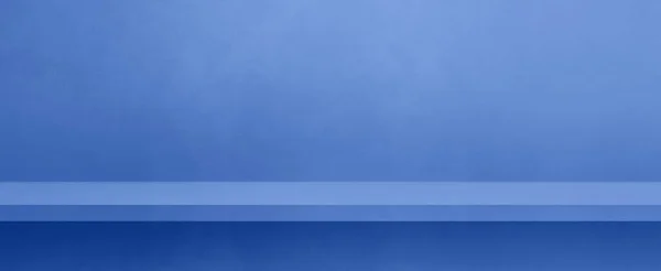 Leeres Regal Auf Einer Lila Blauen Betonwand Hintergrundvorlage Szene Horizontale — Stockfoto
