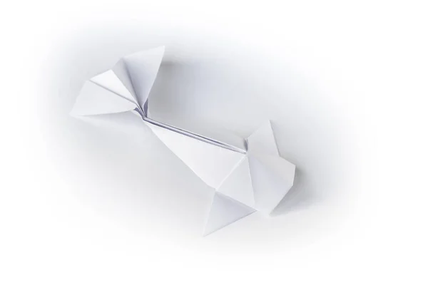 Kağıt Balığı Origamisi Boş Beyaz Bir Arkaplanda Izole Edilmiş — Stok fotoğraf