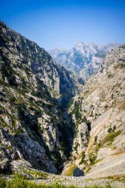Picos de Europa Kanyonu, Asturias, İspanya 'da bakım yolu - ruta del Cares