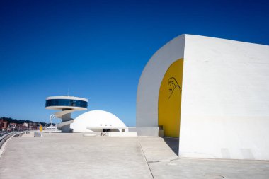 Aviles - İspanya - 10 Temmuz 2022: Oscar Niemeyer Uluslararası Kültür Merkezi