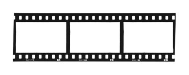 Beyaz arka planda izole edilmiş klasik fotoğraf film şeridi. Boş boşluklu doku