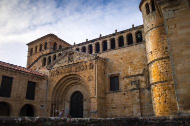 Santillana del mar - İspanya - 17 Temmuz 2022: Ortaçağ Şatosu