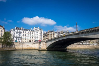 Ile Saint-Louis - Saint Louis Adası - ve Pont de la Tournelle Paris, Fransa