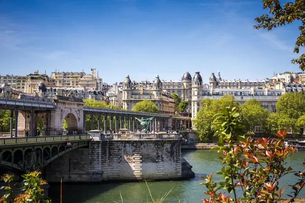 Pont Bir Hakeim Seine Nehri Üzerindeki Metro Paris Fransa — Stok fotoğraf