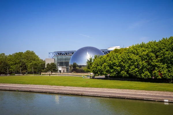 Paris Fransa Haziran 2023 Villette Teki Geode Omnimax Tiyatrosu — Stok fotoğraf