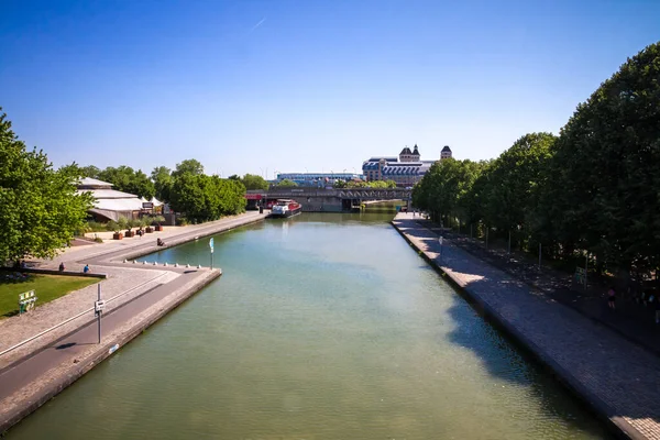 Paryż Francja Czerwca 2023 Park Villette Kanał Ourcq Lecie — Zdjęcie stockowe