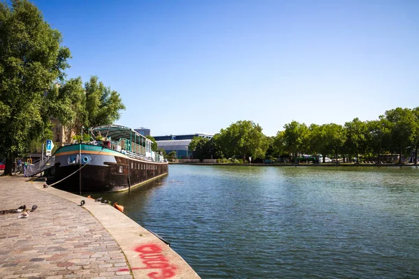 Paris Frankrike Juni 2023 Ourcq Kanal Och Husbåt Utsikt Från — Stockfoto