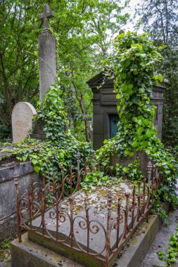 Paris - Fransa - 02 Mayıs 2023: Pere Lachaise Mezarlığı