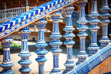 Köprü, mavi toprak eşyalar, Azulejos, İspanya Meydanı Seville 'de.