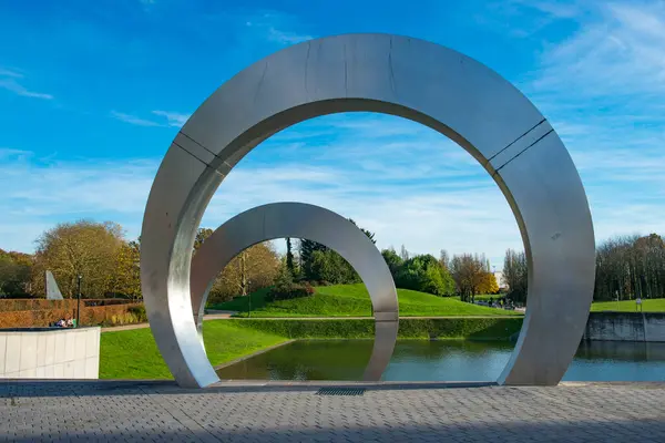 Montigny le Bretonneux 'daki peyzaj parkı, Saint Quentin en Yvelines, Paris bölgesi, Fransa