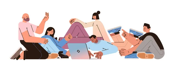 Men Women Discussing Meeting Mix Race People Using Laptop Social — Stock Vector