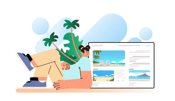 Kobieta Wybierając Zamawiając Wycieczkę Online Beach Resort Pakiety Odpoczynku Plaży — Wektor stockowy