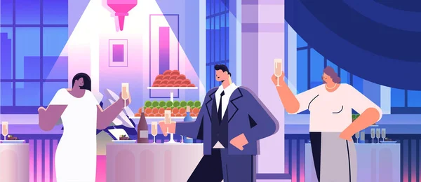 混血的人喝香槟 在公司聚会上玩得开心男人穿正式服装 有乐趣的横向矢量插图 — 图库矢量图片