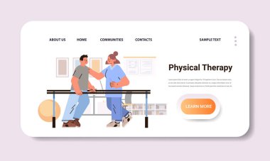 Fizyoterapi gören bir adamın fiziksel rehabilitasyonu sırasında yatay fotokopi alanı illüstrasyonu sırasında veya yaralandıktan sonra doktor hastaya yardım eder.