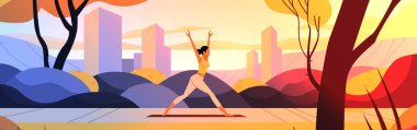 Dışarıda yoga yapan kadın şehir manzarası renkli ağaçlar tepeler gün batımı illüstrasyonları