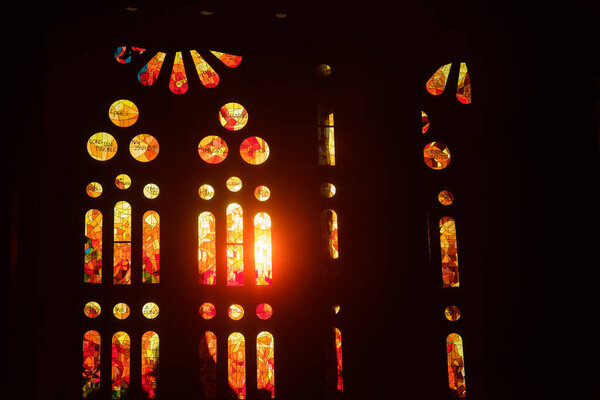 Запятнанные окна в церквях пусть в божественном свете