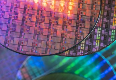 Elektronikte entegre devrelerin üretimi için kullanılan mikro çipli silikon gofretler