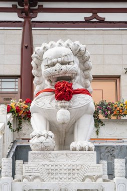 Çin Tapınağındaki Çin Taş Aslanı