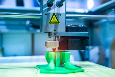 3D yazıcı veya katkı maddesi imalatı ve robot otomasyon teknolojisi.