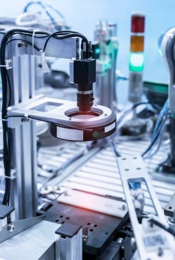 Zerdüşt fabrikasındaki robotik görüş sensör kamera sistemi, endüstri 4.0 ve teknoloji konsepti için imalat endüstrisi