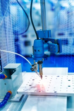 Otomatik üretim lehimlemenin demir uçlarını lehimlemek