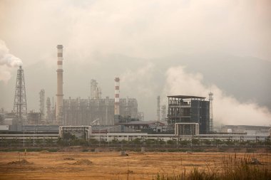 Gaz işleme fabrikası. Gaz ve petrol sanayiinin manzarası