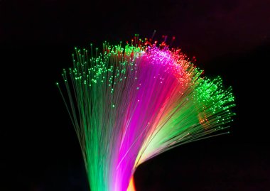 Teknoloji arka planında fiber optik ağ kablosu