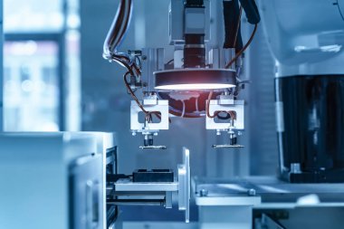 Zenginlik fabrikasındaki robotik görüş sensör kamera sistemi