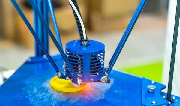 3D yazıcı veya katkı maddesi imalatı ve robot otomasyon teknolojisi.