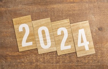 Yıl 2024 Tahta kart metni