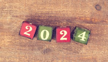 2024 yıllık ahşap bloklar ve metin kavramı