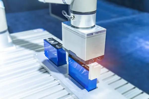 リチウム電池の産業製造工場の人工知能機械 — ストック写真
