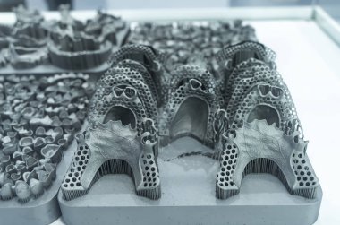 Metal için 3D yazıcıda diş kaplaması oluşturuldu