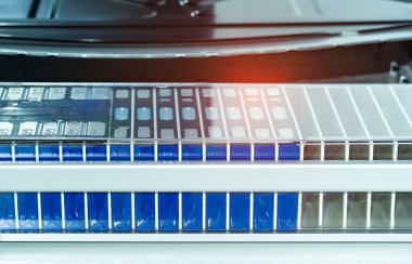 Elektrikli araba lityum pil ve güç bağlantıları