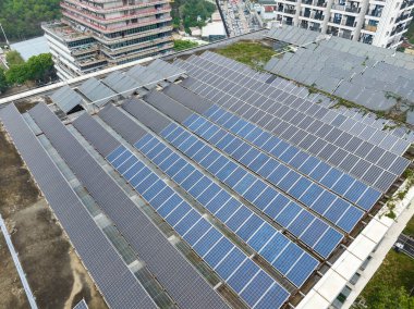 Termal güneş panelleri çatıdaki panelde su ısıtma ve fotovoltaik hücre alternatif teknolojileri