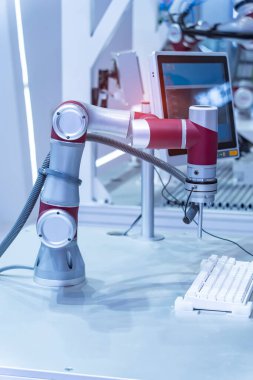 Akıllı robot akıllı fabrika, endüstri 4.0 ve teknoloji üzerinde çalışıyor..