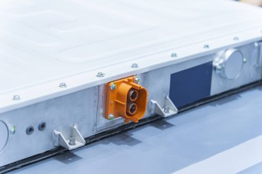 Eko araba ön motorunun elektrik sisteminin fişi Otomotiv bölümü kavramı