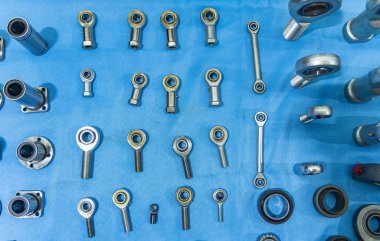 Çubuk ucu eklemleri mekanik bir eklem kontrol çubuklarının uçlarında kullanılır