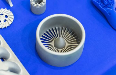 Metal 3D yazıcıya basılmış uçak türbini tekerleği. 
