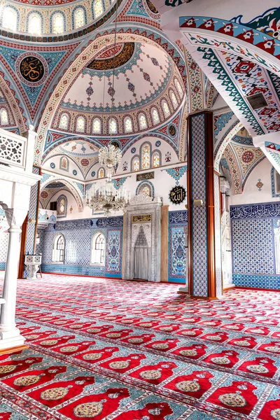 Wnętrze Majestatycznego Meczetu Manavgat Turcji Europa Zdjęcia Stockowe bez tantiem