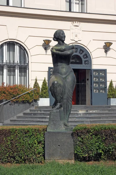 Zagreb Croacia Julio 2023 Estatua Mujer Ivan Mestrovic Escultor Croata —  Fotos de Stock