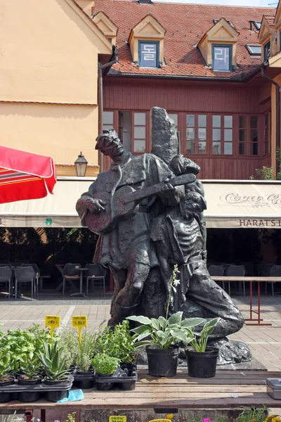 Zagreb Croácia Julho 2023 Escultura Petrica Kerempuh Figura Literária Colocada — Fotografia de Stock