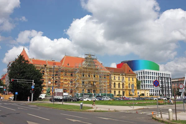 クロアチア ザグレブ 2023年7月5日 クロアチア ザグレブ大学芸術工芸博物館と音楽アカデミーの新しい建物 — ストック写真