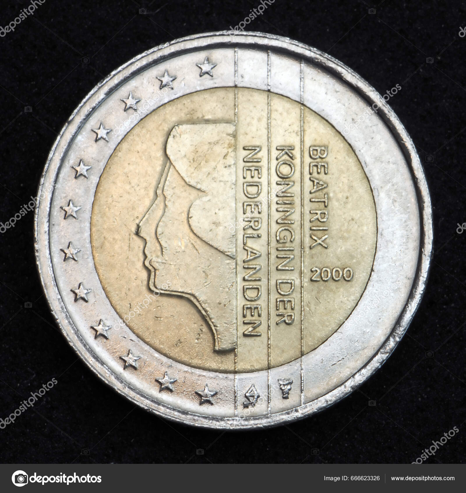 荷兰2枚欧元硬币的国家侧面展示了碧翠丝女王的肖像刻有