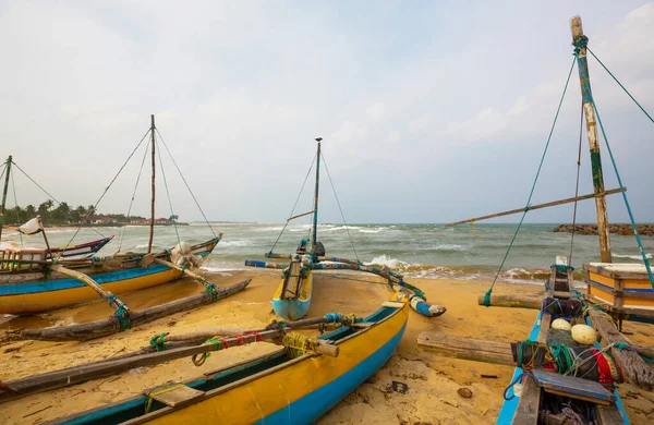Fiskebåt Stranden Sri Lanka — Stockfoto