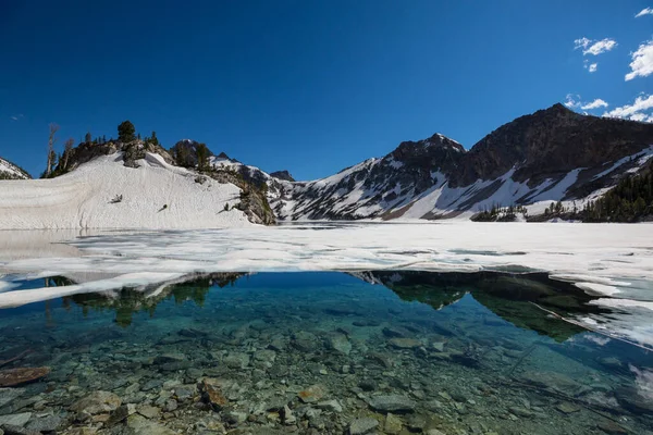 Frozen Lake Early Summer Mountains Idaho Usa — Stock Photo, Image