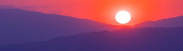 Гірський Силует Сході Сонця Навесні — стокове фото
