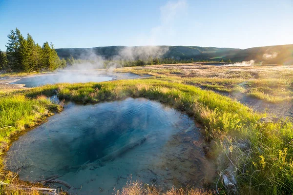 Inspiră Fundal Natural Piscine Câmpuri Gheizere Parcul Național Yellowstone Sua — Fotografie, imagine de stoc