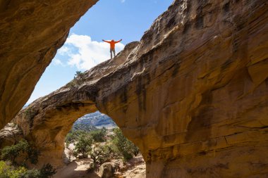 Vernal, Utah, ABD yakınlarındaki alışılmadık kaçak içki kemeri..