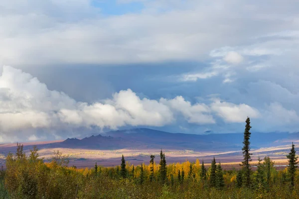 Picturesque Mountains Alaska Autumn Snow Covered Massifs Glaciers Rocky Peaks — Photo